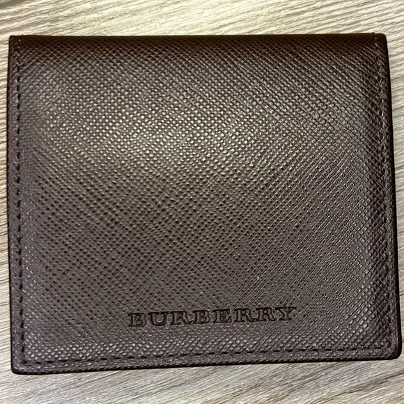 Burberry Other - 🔥 Burberry 🔥 Leather Coin Wallet - EUC
